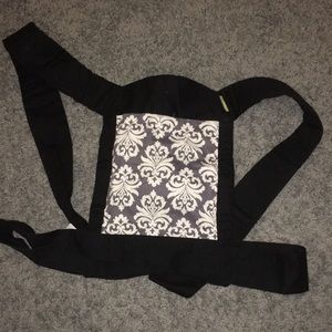 Infantino baby carrier